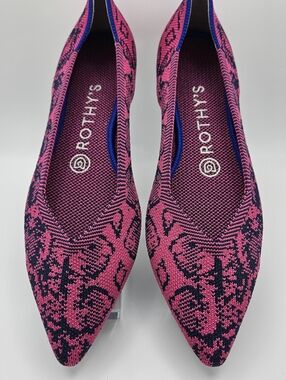 NIB Rothy's Points In Fuchsia Navy Snake Size 7.5